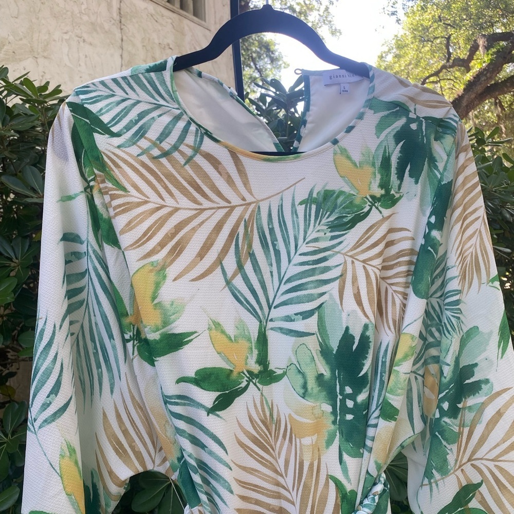 Gianni Bini White Mini Dress with Green & Tan Leaf Print - Picture 3 of 11